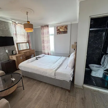 Hotel Taksim Promuese Otels 2*