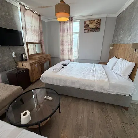 Hotel Taksim Promuese Otels 2*